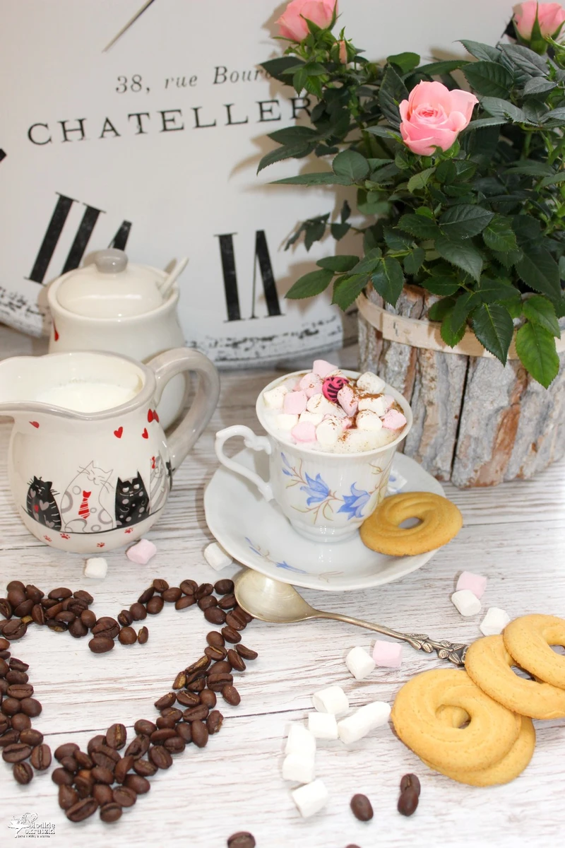 Zimowa kawa z piankami marshmallow