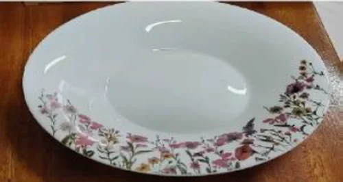 GIS wycofuje popularny zestaw talerzy Woolworth – w naczyniach wykryto niebezpieczny ołów