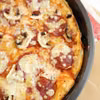 Pizza peperoni z pieczarkami