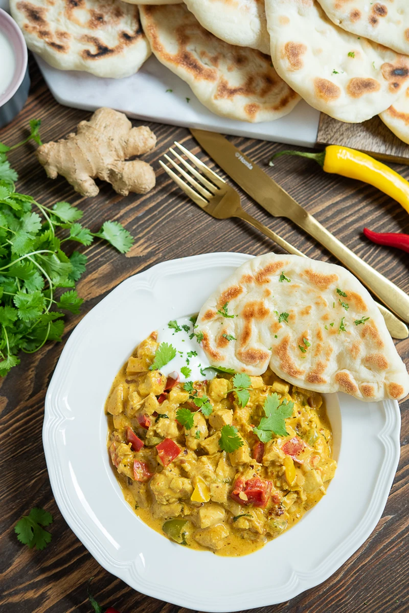 Kurczak curry z chlebkami naan!
