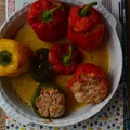 Papryka faszerowana z pomidorami i mozzarellą
