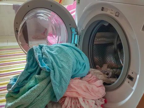 Jak szybciej wysuszyć pranie? Poznaj 3 skuteczne metody.
