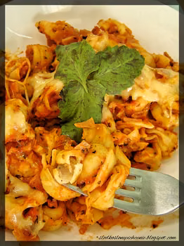Zapiekanka z tortellini w sosie pomidorowym