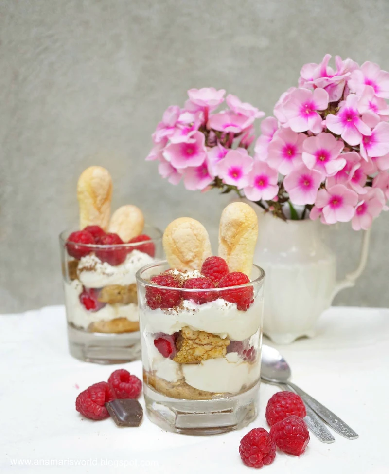 Deser tiramisu z malinami