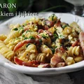 Makaron z boczkiem i jajkiem