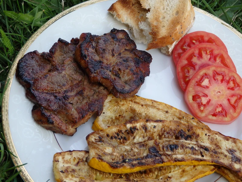 Grillowana karkówka w marynacie piwnej
