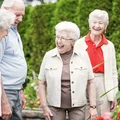 Proponują nowe świadczenie dla seniorów! Mają otrzymywać 800 zł co miesiąc za wychowanie dzieci