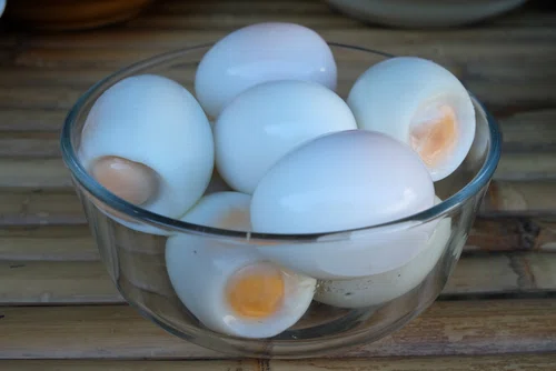 Jajko po ugotowaniu wygląda w ten sposób? To ważna informacja, nie lekceważ tego.