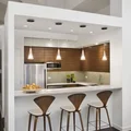 Krzesła barowe w kuchni