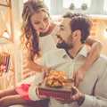 Czego nie kupować facetowi na prezent? Z tych prezentów raczej się nie ucieszy