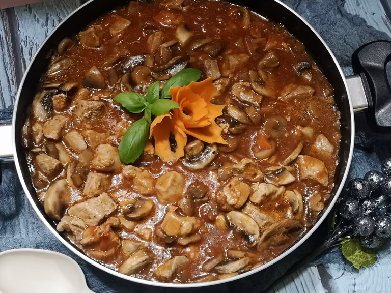 Szybki Gulasz pieczarkowy