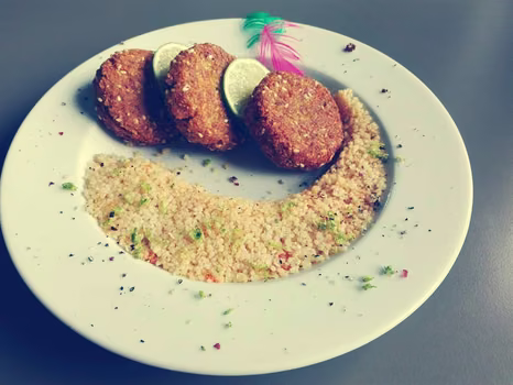 Falafele z migdałowym kuskusem