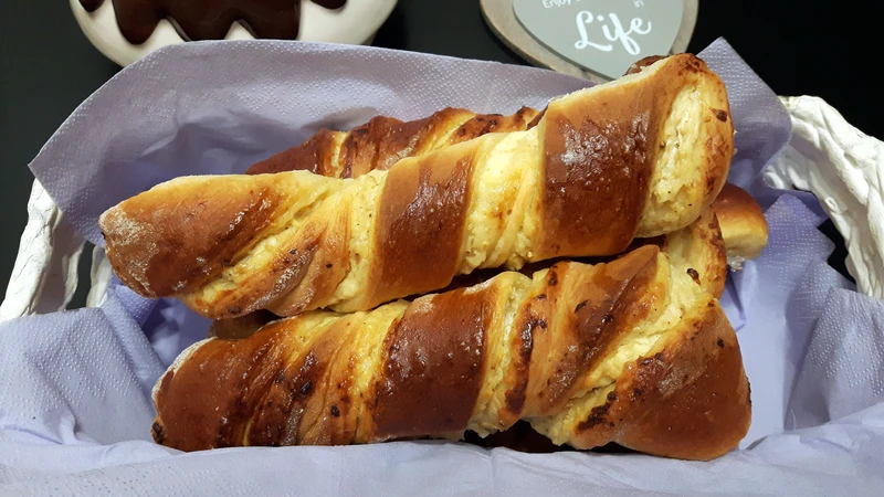 ŚWIDERKI DROŻDŻOWE Z SEREM