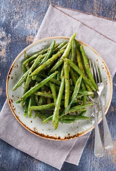 FASOLKA SZPARAGOWA Z BAZYLIOWYM PESTO