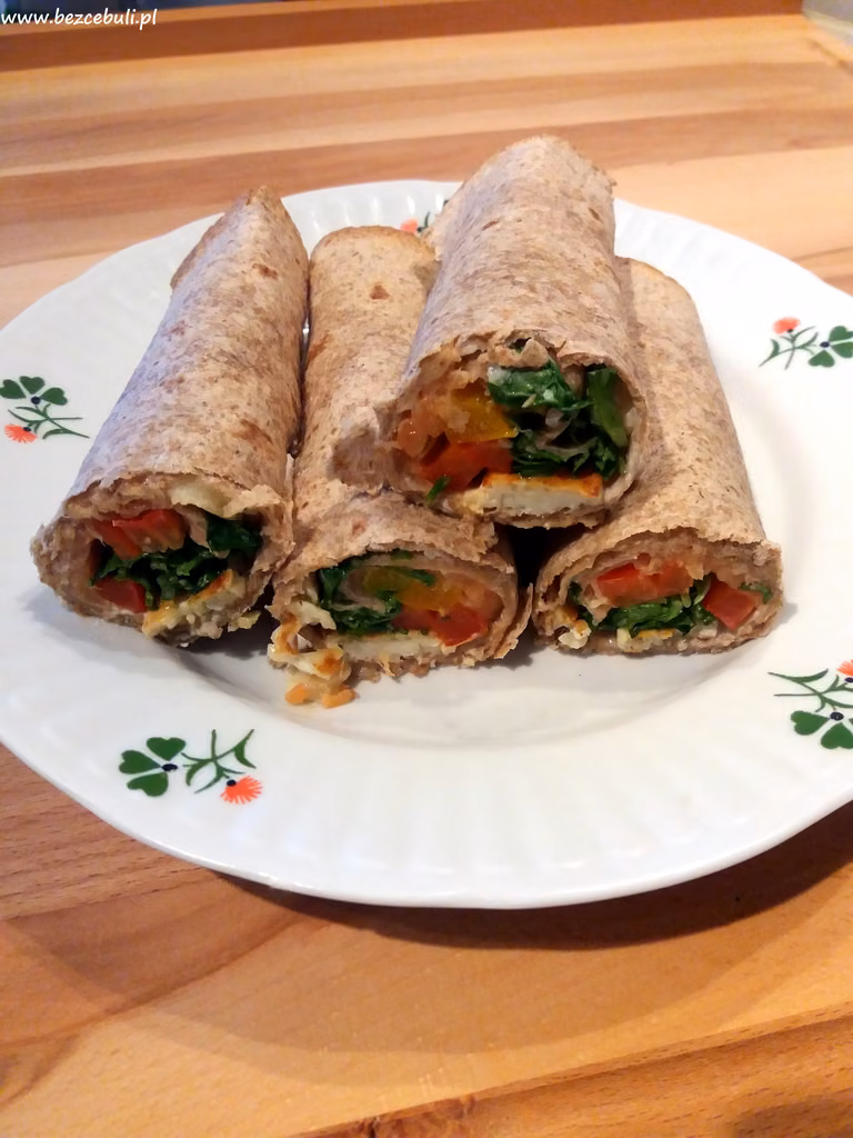 Tortille z łososiem i serem halloumi