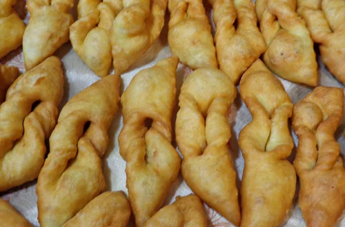 Tłuste i ciężkie faworki? Ten częsty błąd psuje cały smak