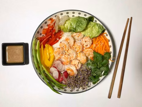 PONIEDZIAŁEK: SAJGONKI BEZ ZAWIJANIA, CZYLI SPRING ROLLS BOWL