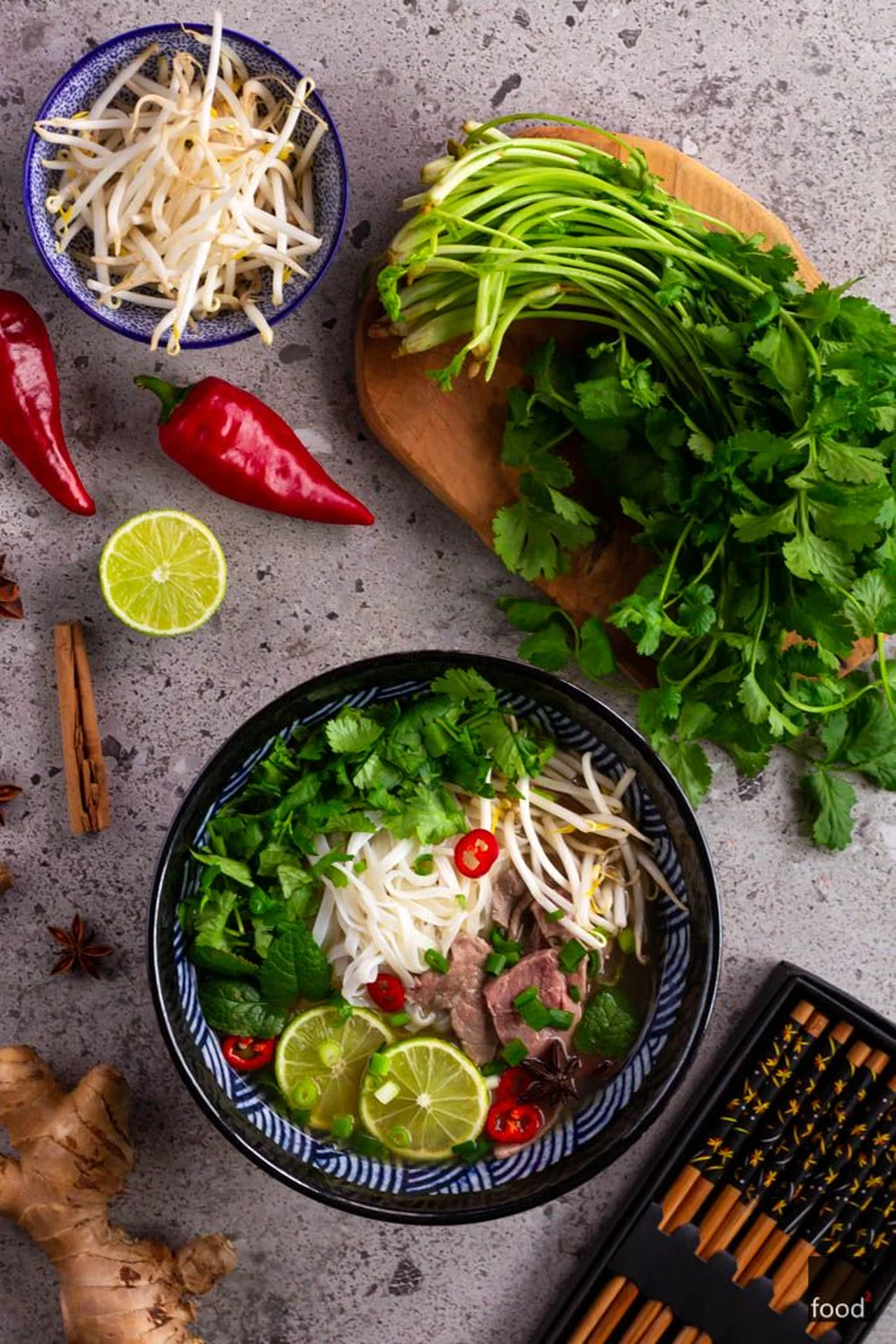 Pho bo – wietnamska zupa na wołowinie z makaronem ryżowym - food²