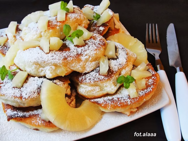 Ananasy w cieście