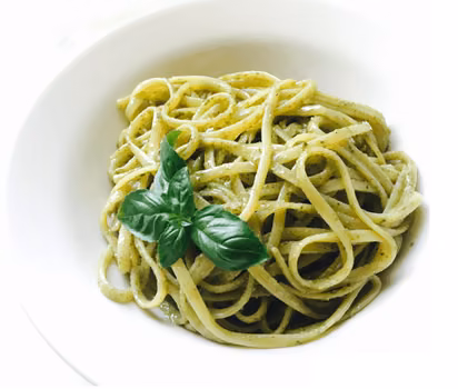 MAKARON Z PESTO Z BAZYLII