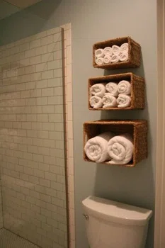 Półki na ręczniki z koszyków