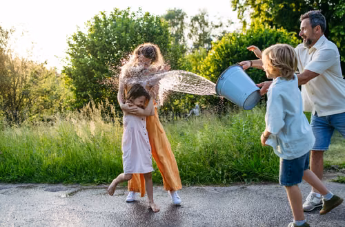1000 zł grzywny za taką zabawę w śmigus-dyngus! Lany Poniedziałek może skończyć poważnymi konsekwencjami