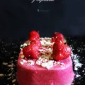 Semifreddo truskawkowe z bezikami