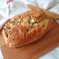 Chleb z jarmużem i serem feta
