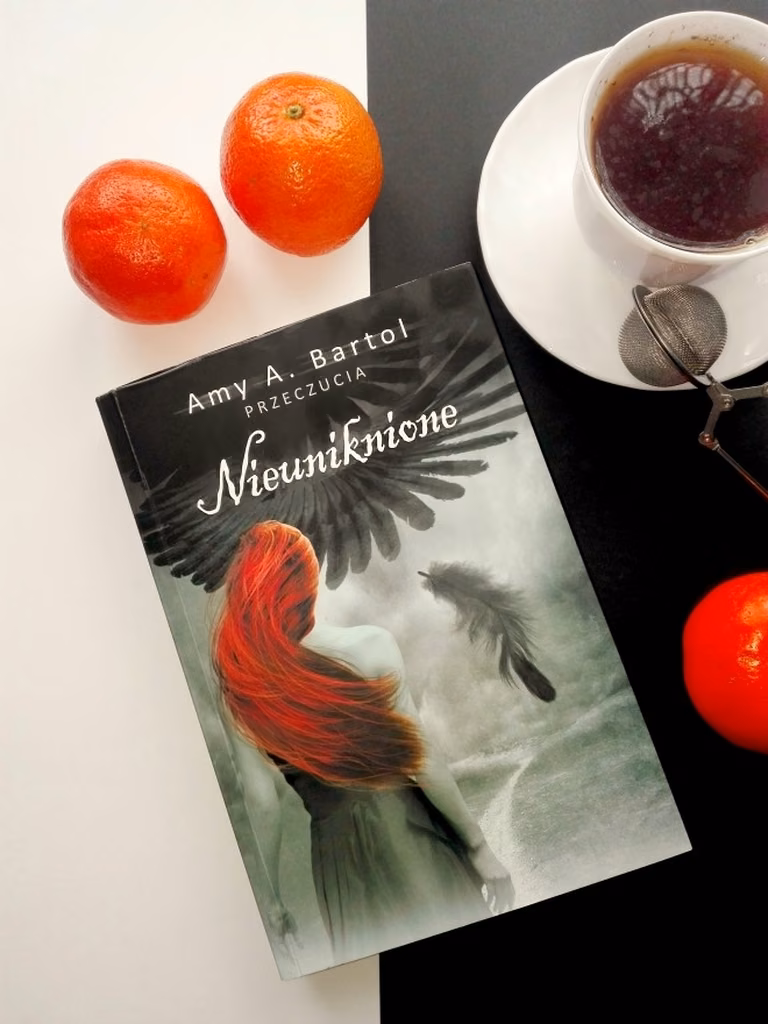 PRZECZUCIA. TOM 1. NIEUNIKNIONE – AMY A. BARTOL