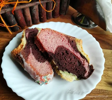 Kolorowa babka piaskowa na oleju