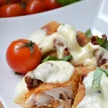 Dorsz panierowany z suszonymi pomidorami i mozzarellą