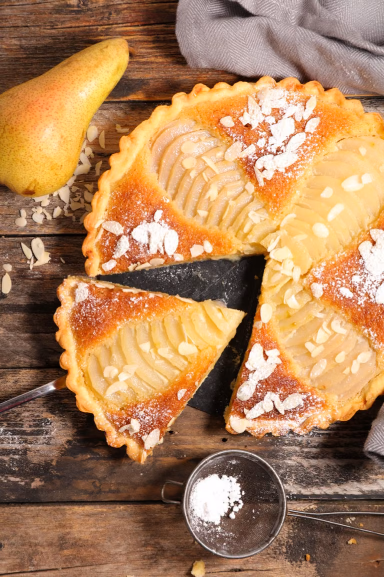 TARTA Z GRUSZKAMI I MIGDAŁAMI