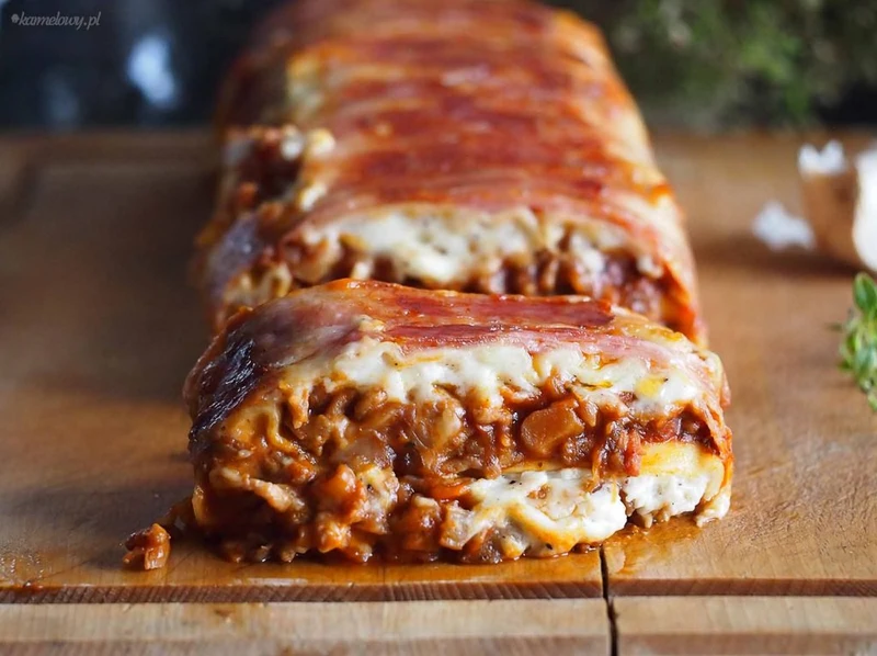 Lasagne mięsno-grzybowe w boczku