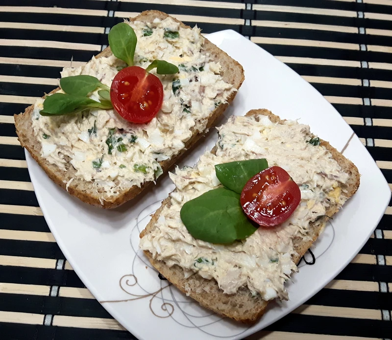 Pasta kanapkowa z makrelą