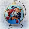 Domalowywanie motywów w decoupage