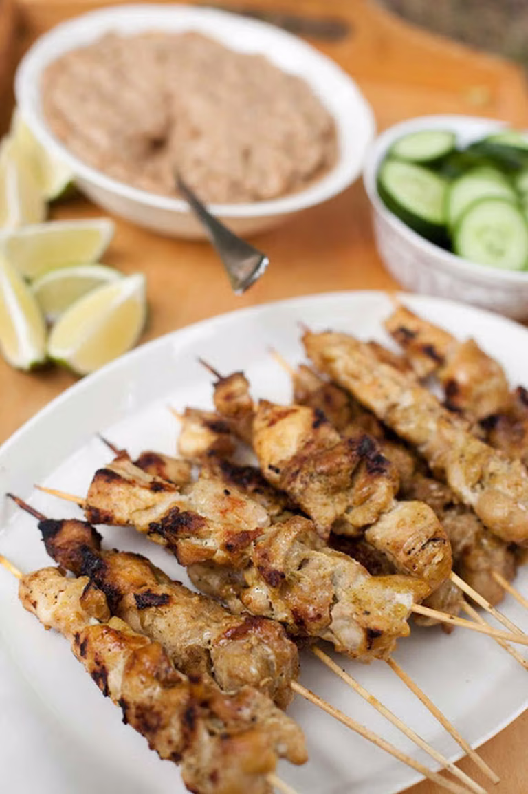 Kurczak z grilla w sosie satay