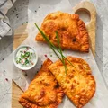 Czebureki z warzywami i serem