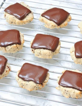 Delikatne Bezglutenowe Ciasteczka z Pekanami i Czekoladą