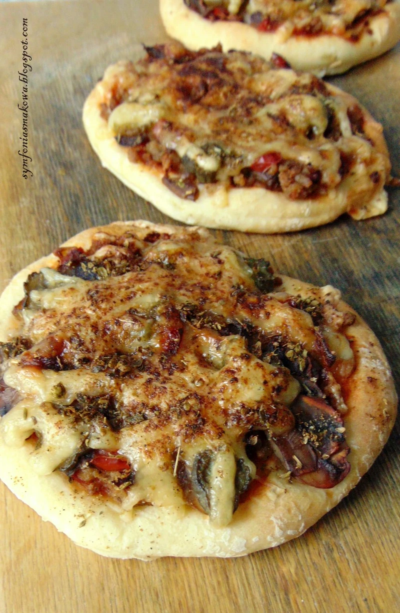 Pizzerinki z mięsem mielonym.