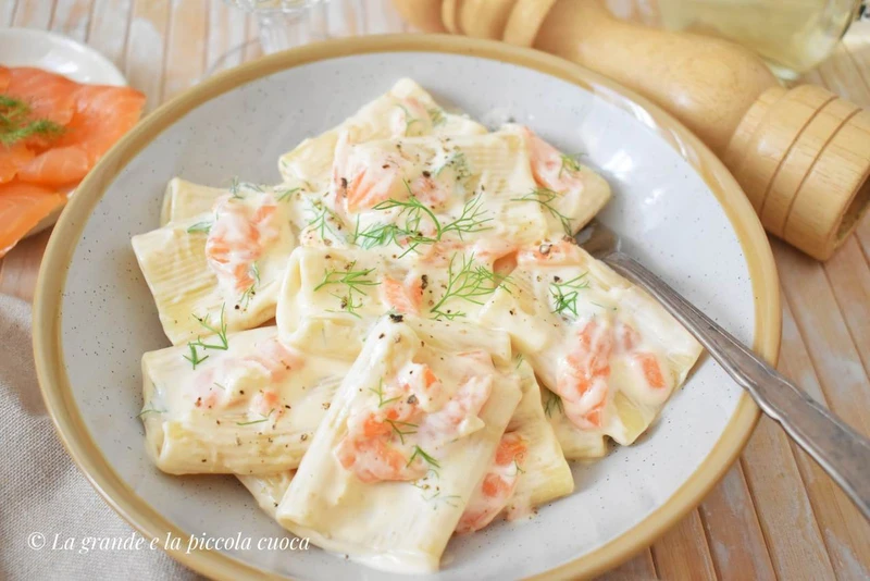 Makaron z mascarpone i wędzonym łososiem