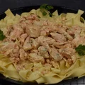 Łosoś z tagliatelle w sosie z mascarpone
