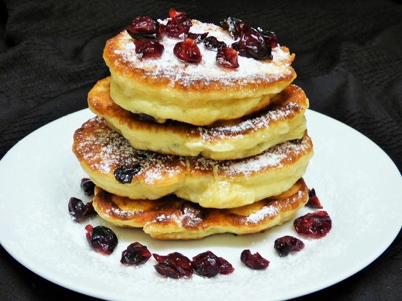 Racuchy z żurawiną i lekkim aromatem cytrynowym