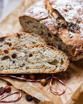 Chleb bez zagniatania z żurawiną i orzechami laskowymi – pieczony na 2 sposoby