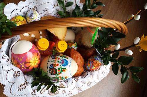 7 obowiązkowych produktów w koszyczku wielkanocnym! Jeden z nich wcale nie jest taki oczywisty
