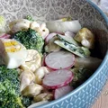 Sałatka z brokułem i tortellini