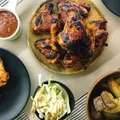 NIEDZIELNY OBIAD: SKRZYDEŁKA „BUFFALO” Z DOMOWYM SOSEM BBQ