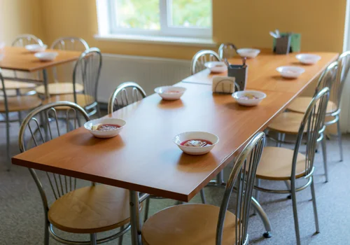 Darmowych obiadów dla każdego ucznia nie będzie? Samorządy nie mają pieniędzy!