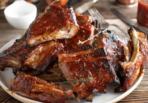 To mój ulubiony przepis na żeberka! Słodko-pikantne żeberka BBQ z miodem