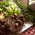 Schab duszony z pieczarkami