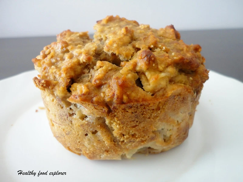 Owsiany muffin z jabłkiem i orzechami